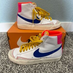 Nike White and Red Sneakers